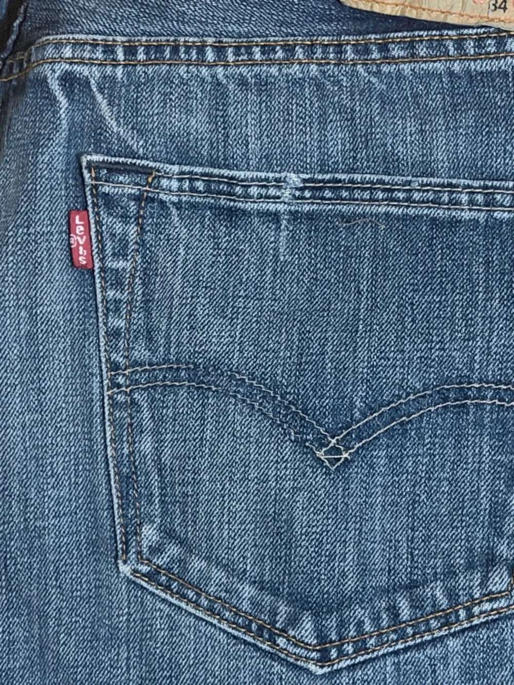 Levi's Men's 501  Washed Blue Relaxed Straight capri  Jeans